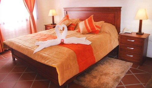 Exclusive Suite, 1 King Bed, Courtyard View