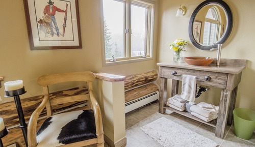 Luxury Room, 1 King Bed, Private Bathroom, Mountain View