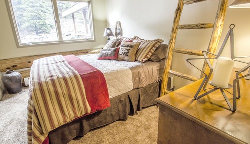 Standard Room, 1 Queen Bed, Private Bathroom