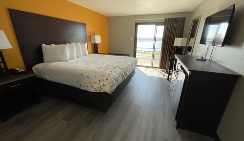 Standard Room, 1 King Bed, Smoking
