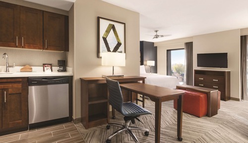 Studio, 1 King Bed, Accessible (Roll-in Shower)