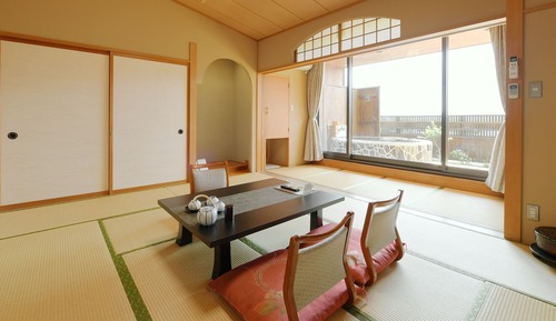 Room, Hot Tub