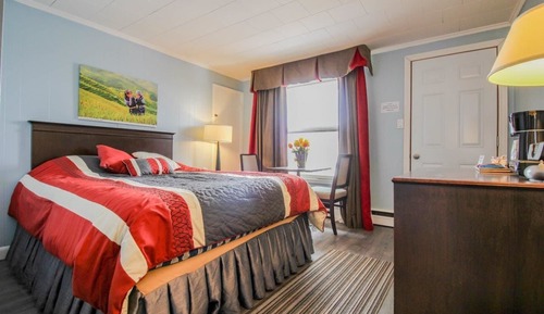 Studio, 1 Queen Bed, Kitchenette