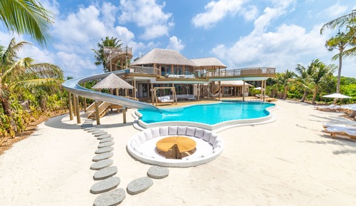 2 bedrooms Island Retreat
