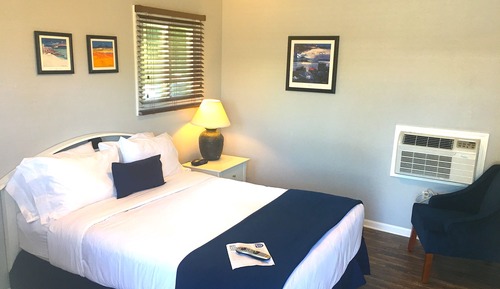 Standard Room, 1 Queen Bed