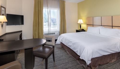 Studio Suite, 1 King Bed, Accessible (Comm, Roll-In Shower)