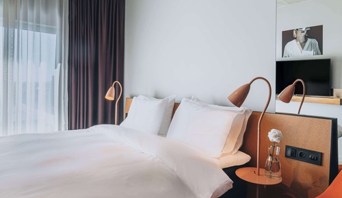 Room, 1 Queen Bed, City View
