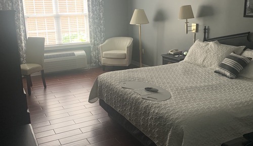 Standard Room, 1 King Bed, City View