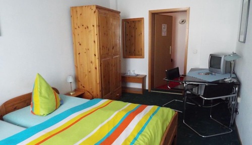 Standard Twin Room, Private Bathroom