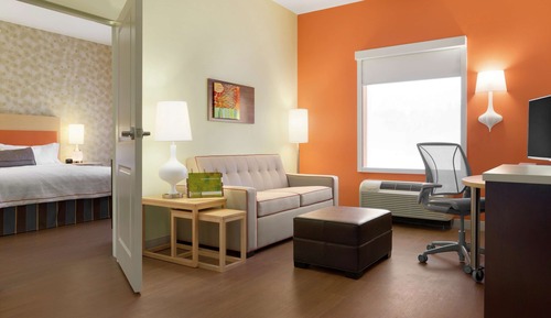 Suite, 1 King Bed, Accessible (Hearing)