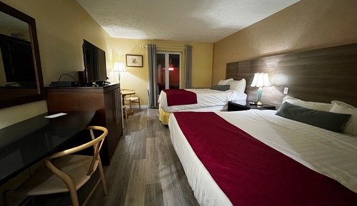 Family Room, Multiple Beds