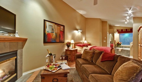 Romantic Studio Suite, Jetted Tub