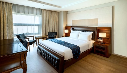 Deluxe Suite
