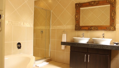 Deluxe Double or Twin Room, 1 King Bed, Garden View