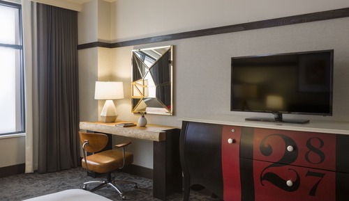 Room, 1 King Bed, Roll-in Shower, Non Smoking (Communications, Roll-In Shower)