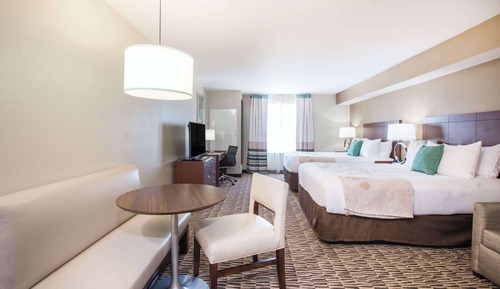Suite, Multiple Beds, Accessible, Non Smoking (with Sofa Bed & Tub)