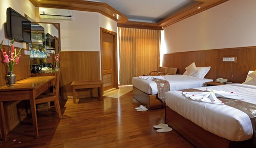 Deluxe Room, Smoking