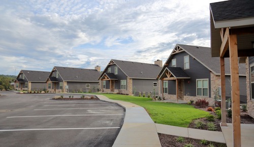 Family House, Multiple Bedrooms, Pool Access (Accomodations for up to 30)