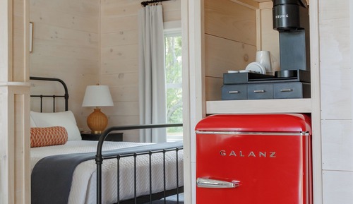 1 ROOM KING CABIN