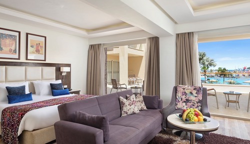 Junior Suite with Pool View