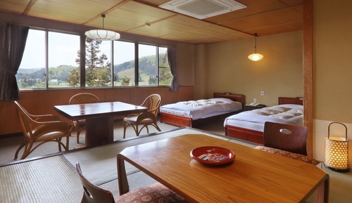 Japanese Western Room OTOMEKAN (2 Single Beds + 4 Japanese Futons), Mountain View