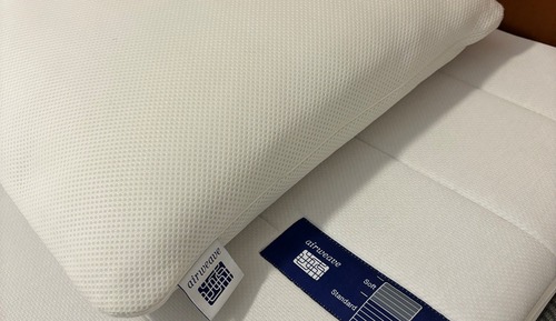 Single Room (Smoking preference not guaranteed)