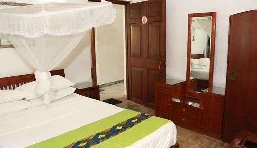 Standard Double Room, 1 Double Bed, Pool Access, Lake View