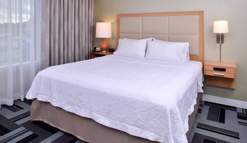 Studio, 1 King Bed, Accessible, Non Smoking