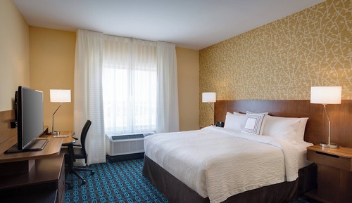 Room, 1 King Bed (Mobility Accessible, Tub)