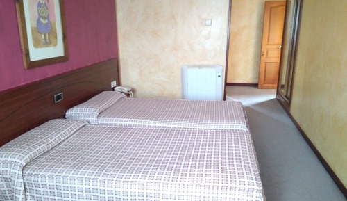 Double Room, 1 Double or 2 Twin Beds