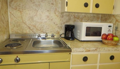 Standard Room, 1 Queen Bed, Kitchenette
