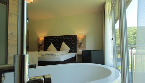 Premium Double Room Single Use, Bathtub, Corner