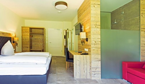 Deluxe Double Room, Balcony, Garden View (Kornkammer)