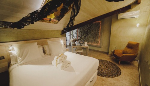 Deluxe Room (Hypnos)