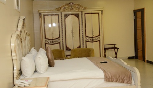 Executive Single Room, Smoking, Pool View