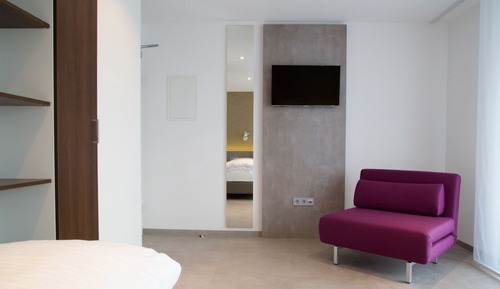 Apartment (B)