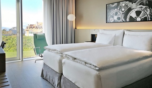Deluxe Room, 2 Twin Beds, Garden View