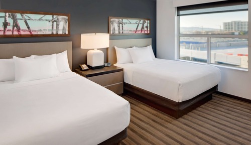 Den Guestroom 2 Queen Beds
