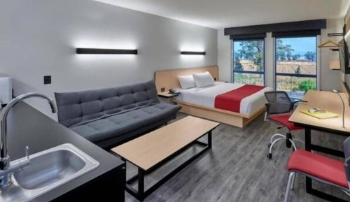 Comfort Studio Suite, 1 King Bed, Non Smoking, City View