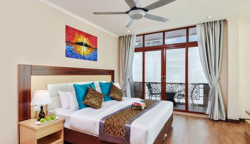 Honeymoon Suite