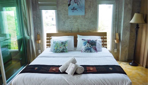 Honeymoon Suite