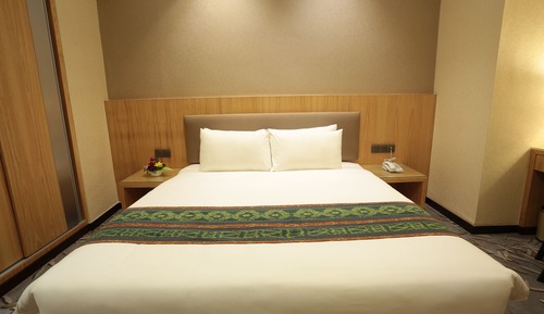 Standard King Room, No Windows