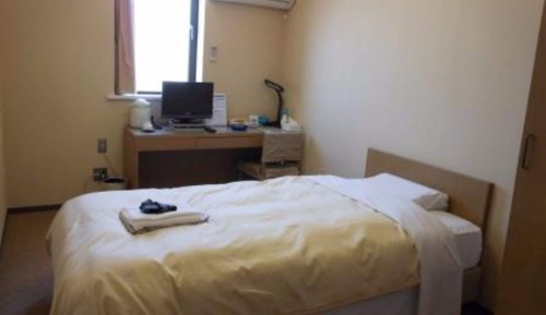 Single Room, Smoking