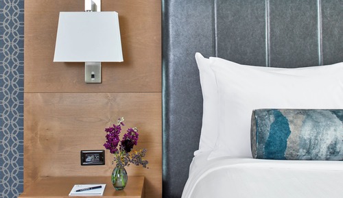 Premier Room, 1 King Bed, Mobility Accessible