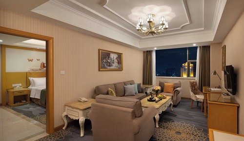 Deluxe Suite