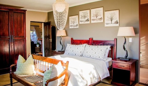 Deluxe Room, 1 King Bed, Ensuite, River View