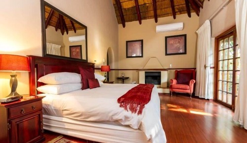Luxury Suite (4)