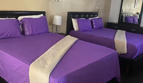 Family Suite, 2 Queen Beds, Accessible