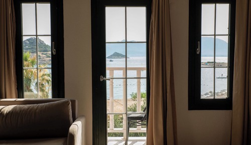 Standard Room, 1 Queen Bed, Sea View