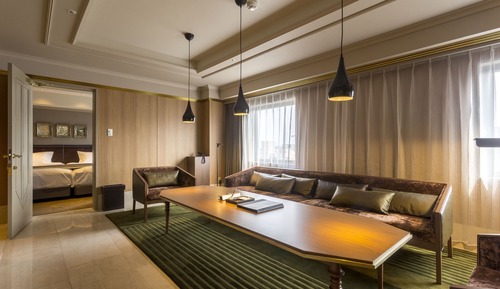 Suite, Non Smoking, Breakfast Included [with Club Lounge Access]